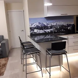 Nuevo Y Acogedor Apto En Vielha-betrén. Con Garaje Apartamento